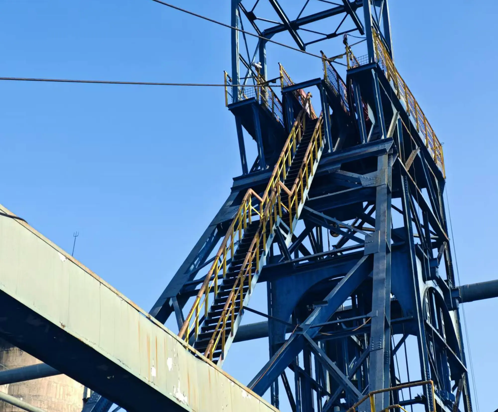 Permanent headframe